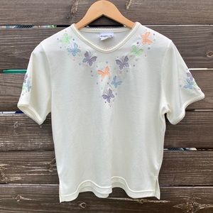🦋Embroidered Butterfly T-Shirt🦋